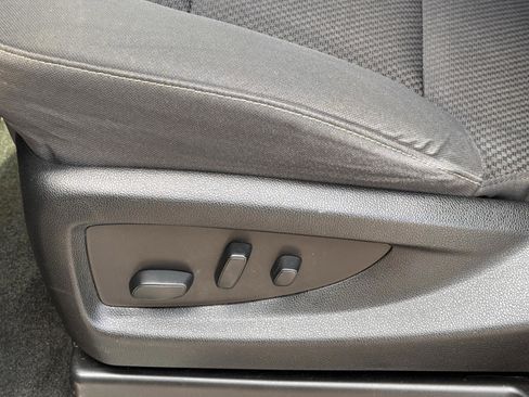 Used 2018 Chevrolet Silverado 1500 LT w/ Redline Edition AWD/4WD image 6