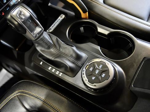 Used 2023 Ford Bronco Badlands image 22