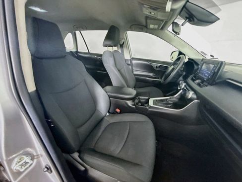 Used 2021 Toyota RAV4 LE FWD image 33