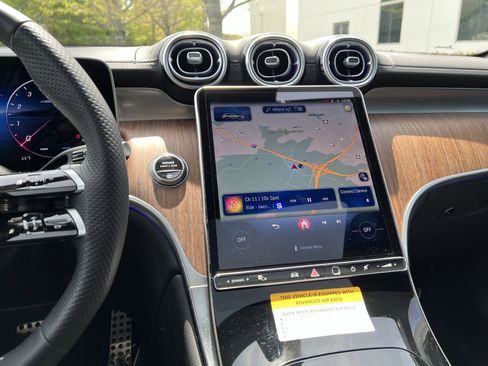 Certified 2025 Mercedes-Benz GLC 300 4MATIC image 31