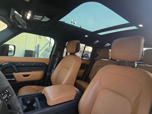 Certified 2023 Land Rover Defender 110 V8 image 14