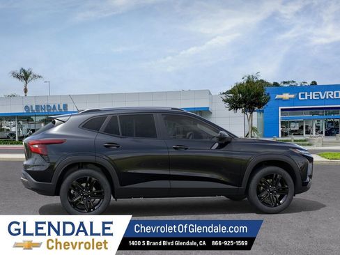 New 2026 Chevrolet Trax ACTIV FWD image 5