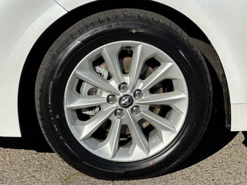 Used 2022 Toyota Corolla LE image 12