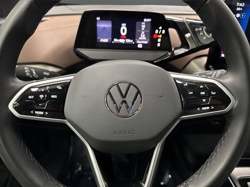 Used 2023 Volkswagen ID.4 Pro image 14