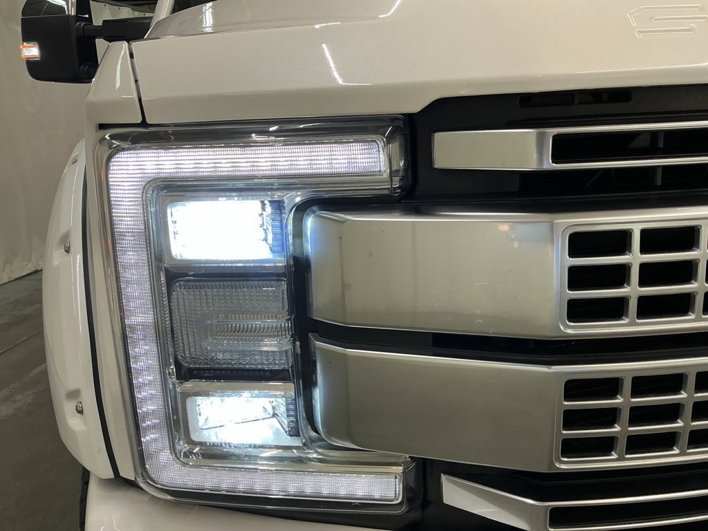 Used 2019 Ford F250 Platinum w/ Platinum Ultimate Package AWD/4WD image 19