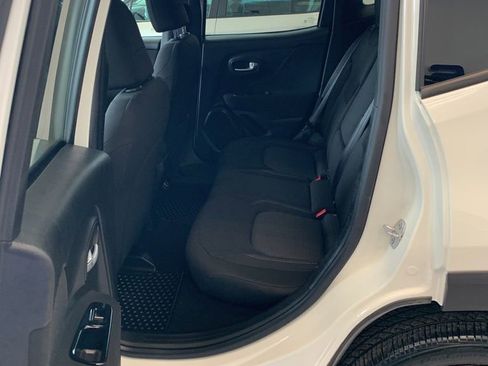 Used 2021 Jeep Renegade Latitude image 14