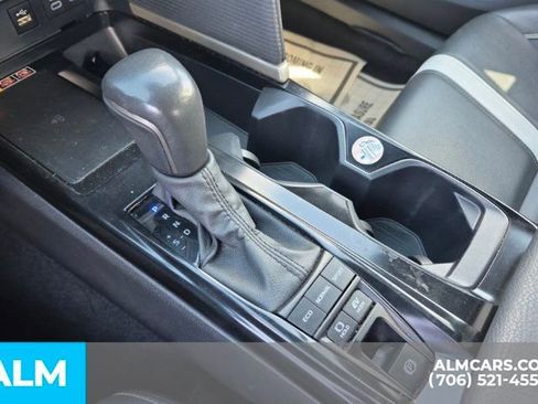 Used 2025 Toyota Camry SE image 29