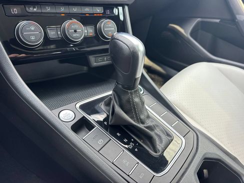 Used 2021 Volkswagen Jetta R-Line FWD image 25