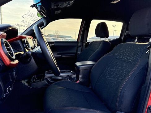 Used 2017 Toyota Tacoma TRD Off-Road w/ Tow Package (A/T) image 15