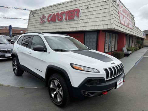 Used 2018 Jeep Cherokee Trailhawk image 31
