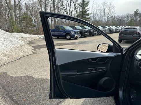 Used 2021 Hyundai Kona SE w/ Cargo Package image 25
