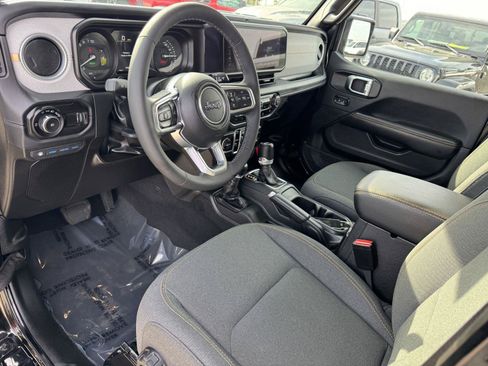 Certified 2025 Jeep Wrangler Unlimited Sahara AWD/4WD image 21