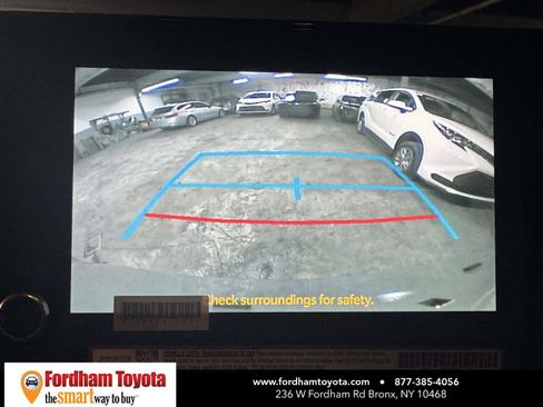 Used 2025 Toyota Sienna LE image 26