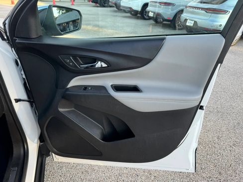 Used 2019 Chevrolet Equinox Premier FWD image 16
