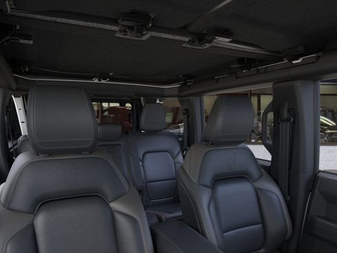 New 2025 Ford Bronco Outer Banks w/ Sasquatch Package image 12