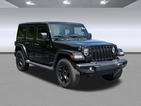 Used 2021 Jeep Wrangler Unlimited Sahara AWD/4WD image 6