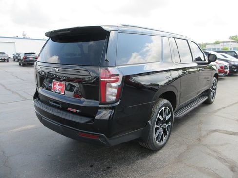 Used 2023 Chevrolet Suburban RST AWD/4WD image 6
