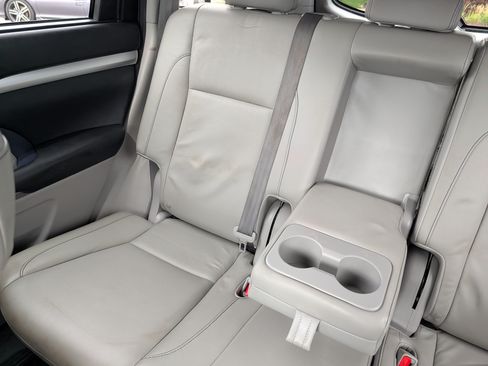 Used 2015 Toyota Highlander XLE AWD/4WD image 12