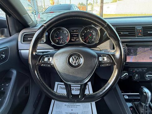 Used 2016 Volkswagen Jetta Sport w/ Lighting Package image 18