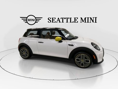 Used 2024 MINI Cooper SE FWD image 13