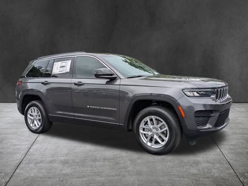 New 2026 Jeep Grand Cherokee Laredo RWD image 2