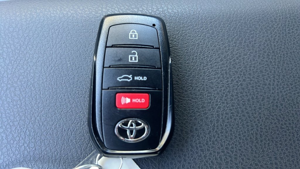 Used 2026 Toyota Camry SE FWD image 23