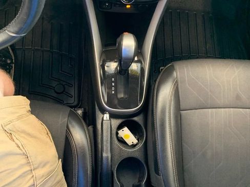 Used 2019 Chevrolet Trax LT w/ LT Convenience Package AWD/4WD image 8
