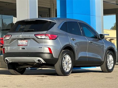 Used 2021 Ford Escape SE image 5