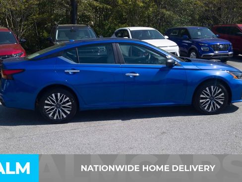 Used 2025 Nissan Altima 2.5 SV image 4