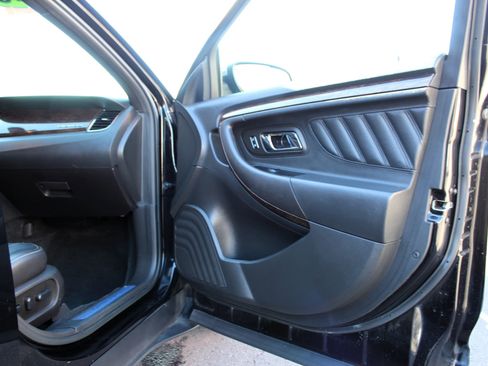 Used 2016 Ford Taurus Limited image 19