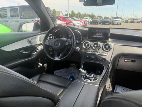 Used 2019 Mercedes-Benz GLC 300 4MATIC image 48