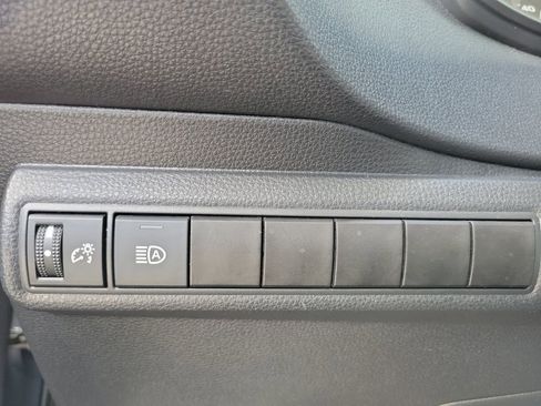 Used 2020 Toyota Corolla LE FWD image 28