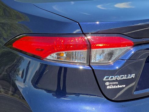 Used 2025 Toyota Corolla LE image 32