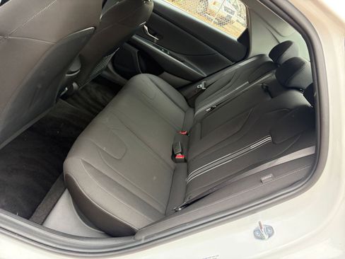 Used 2025 Hyundai Elantra SEL image 23