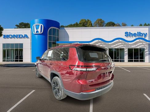 Used 2023 Jeep Grand Cherokee L Laredo image 6