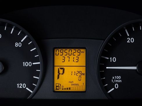 Used 2015 Mercedes-Benz Sprinter 3500 w/ High Idle Fixed Package image 13