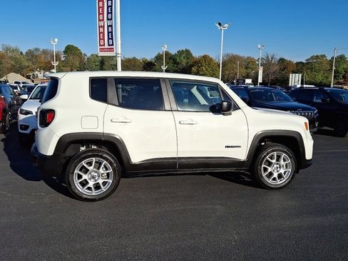 Certified 2023 Jeep Renegade Latitude image 8