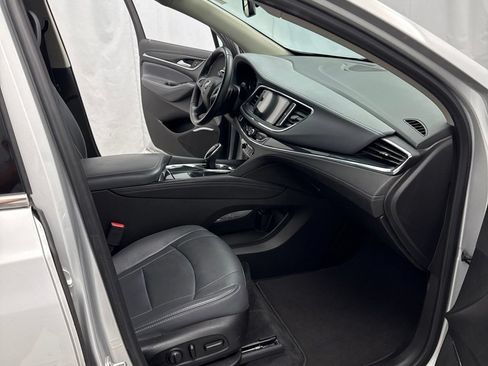 Used 2021 Buick Enclave Essence FWD image 26