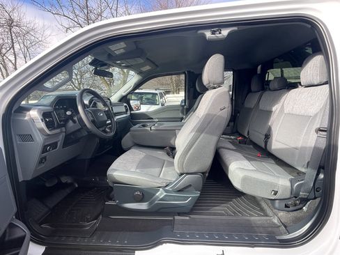 Used 2021 Ford F150 XLT image 11