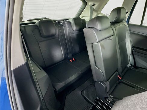 Used 2020 Volkswagen Tiguan SEL FWD image 34
