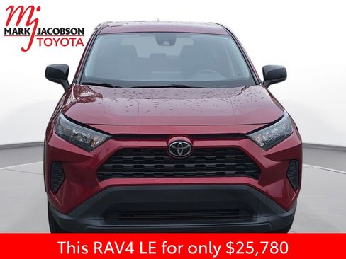 Used 2022 Toyota RAV4 LE image 3
