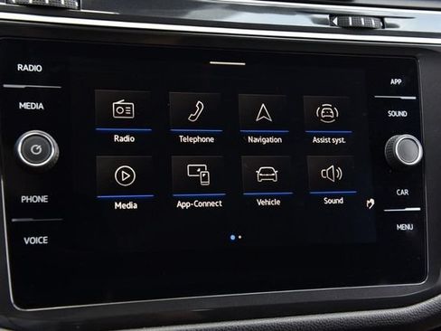 Used 2023 Volkswagen Tiguan SE FWD image 14