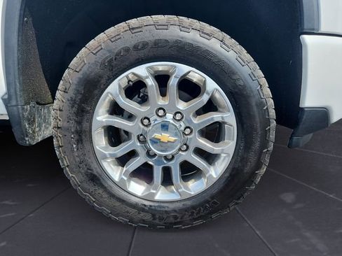 Used 2025 Chevrolet Silverado 2500 LT w/ Z71 Chrome Sport Edition AWD/4WD image 9