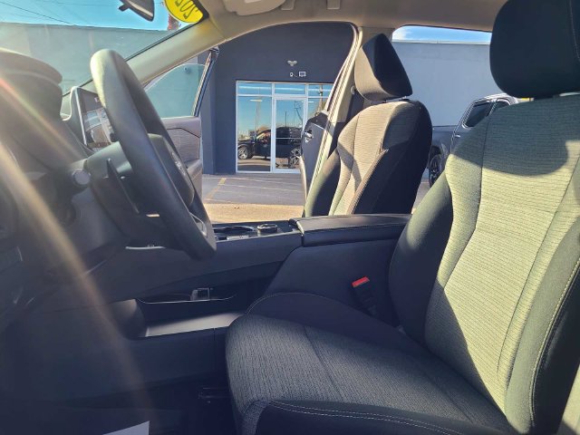 Used 2023 Nissan Rogue SV AWD/4WD image 16