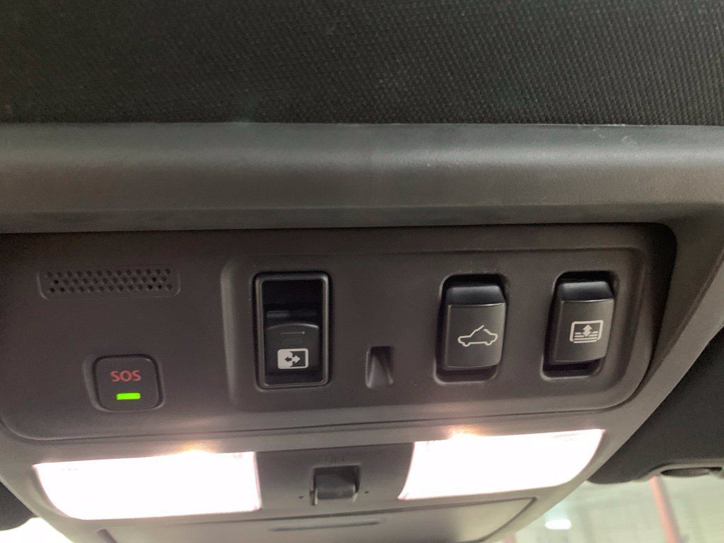 Used 2021 Nissan Titan PRO-4X w/ Pro-4x Convenience Package AWD/4WD image 29