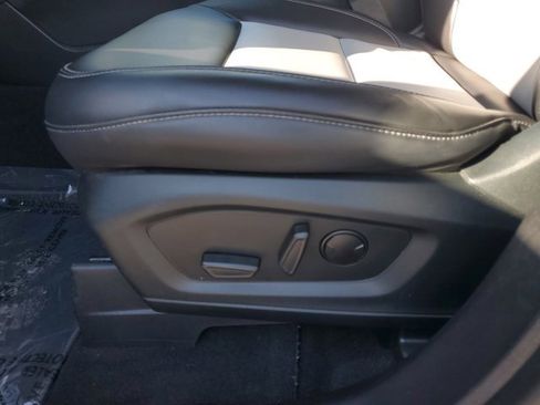 Certified 2022 Ford Explorer XLT w/ Equipment Group 202A image 13