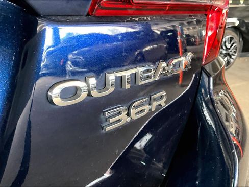 Used 2018 Subaru Outback 3.6R Touring image 10