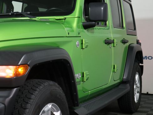 Used 2018 Jeep Wrangler Unlimited Sport S AWD/4WD image 11