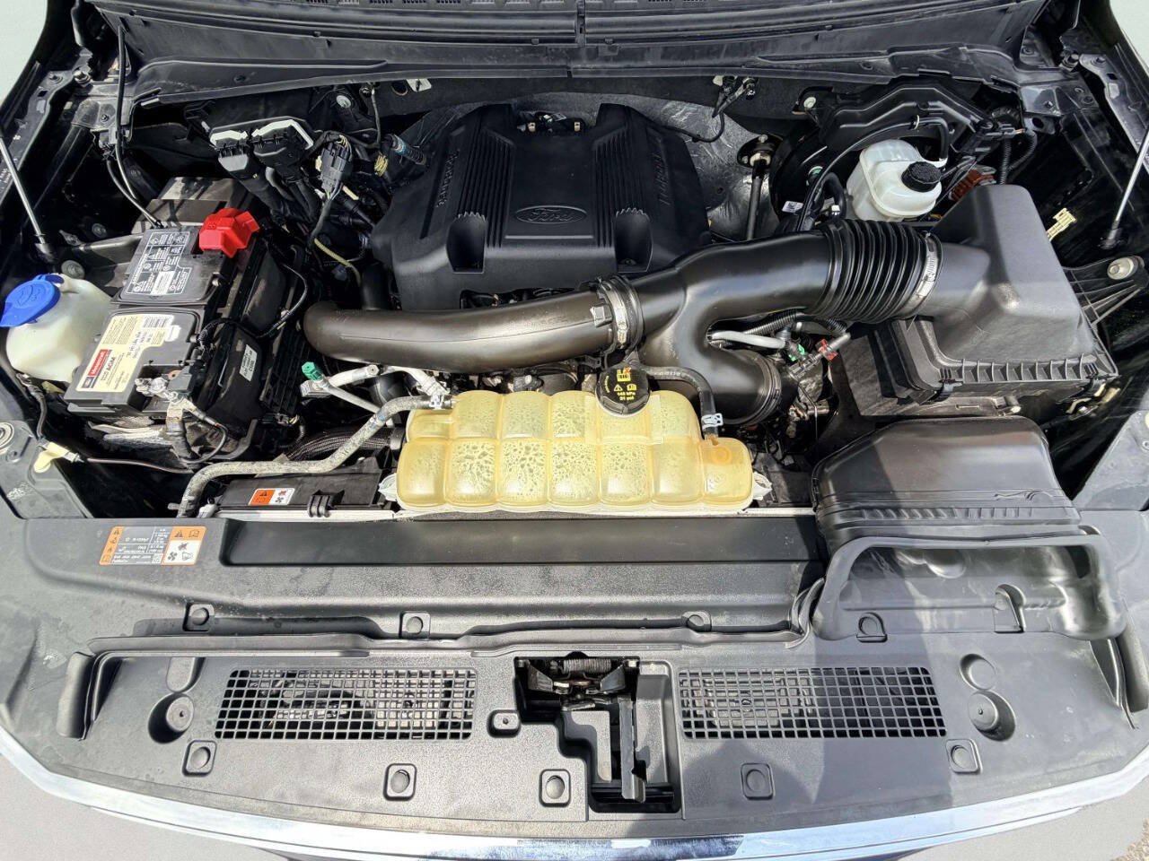 Used 2018 Ford Expedition Limited w/ Equipment Group 301A AWD/4WD image 12