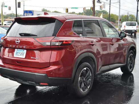 Used 2024 Nissan Rogue SV image 16
